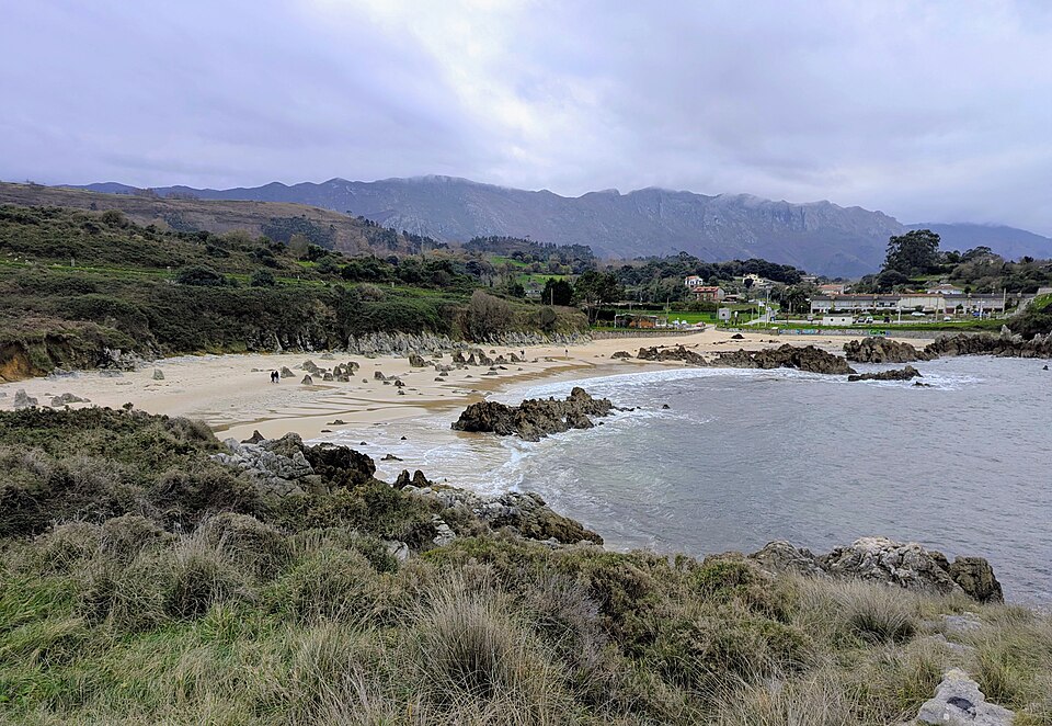 Playa de Toró, Llanes