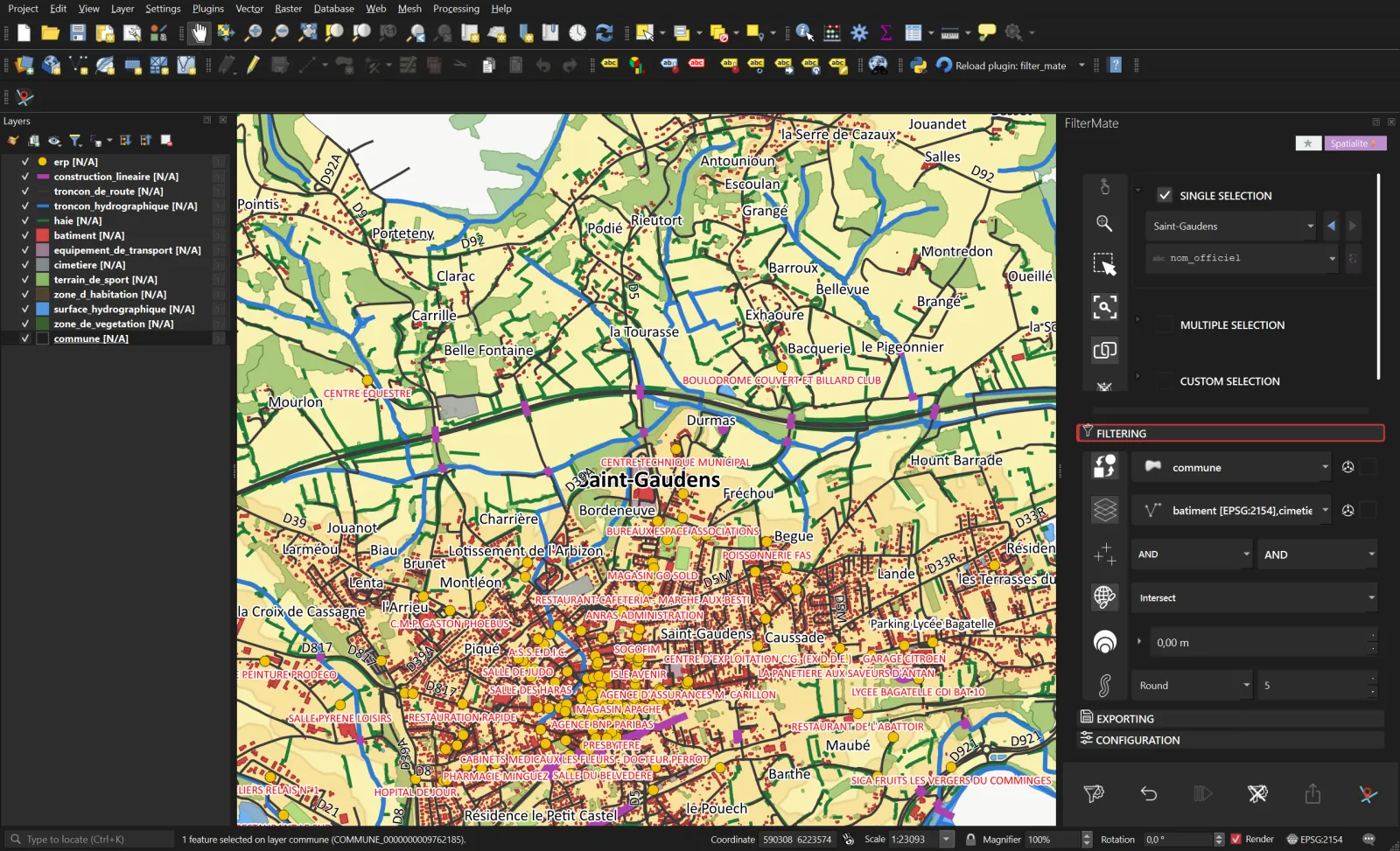 Step 3b: zoom on the centre of Saint-Gaudens, buildings in red, public buildings in yellow, roads in black